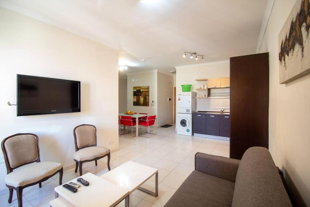Modern Apt In The Heart Of Maltese Nightlife Saint Julian's Екстериор снимка